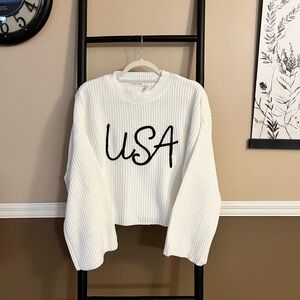 Moon & Madison size small white with dark navy USA print